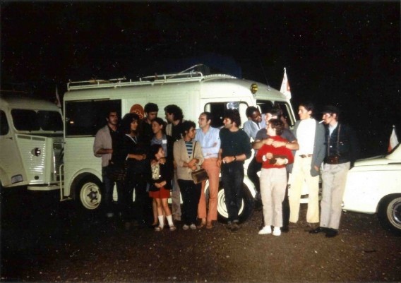 15 августа 1969г. члены первого каравана отправляются из Парижа (крайний слева Жерар, крайний справа Джанака, рядом с Франсуа)